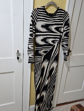 Commense Black & Cream Abstract Long Sleeve Maxi Dress